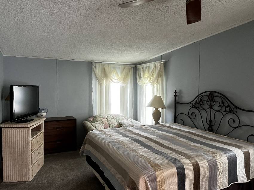 195 Fairway Circle a Winter Haven, FL Mobile or Manufactured Home for Sale